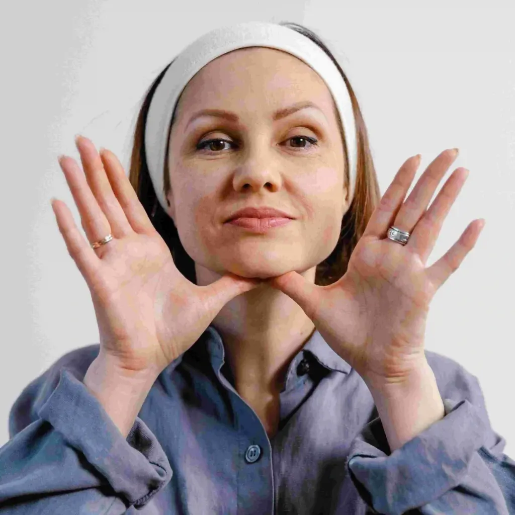 Unlock the Spa-Like Secret: Professional-Quality Facial Massage at Home!